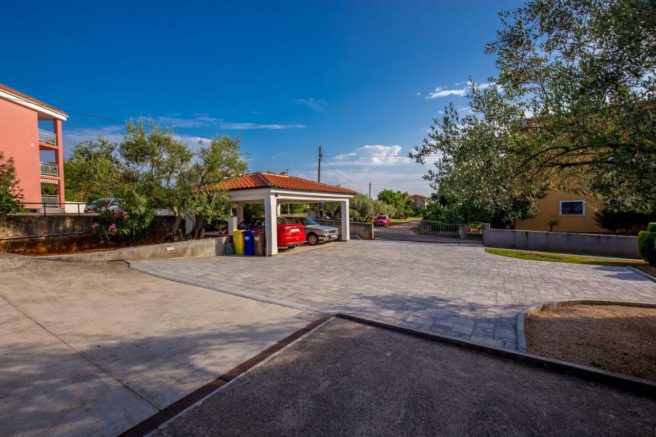 Garden Paradise App Sveti Vid-Miholjice Exterior photo